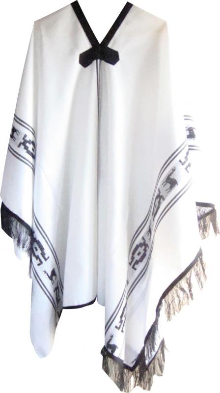 Alternative view of Poncho Artesanal Para Adulto