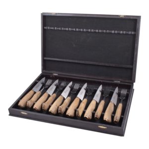 Juego de Tenedores y Cuchillos