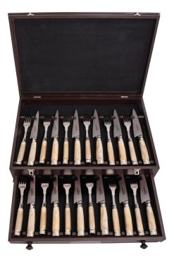 Alternative view of Juego de Tenedores y Cuchillos